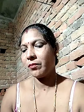 Snapshot of Savita992 chatting on October 5, 2025, 1:46 pm Savita992 online show from October 5, 2025, 1:46 pm