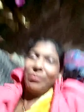 Snapshot of Savita992 chatting on November 12, 2025, 5:50 pm Savita992 online show from November 12, 2025, 5:50 pm