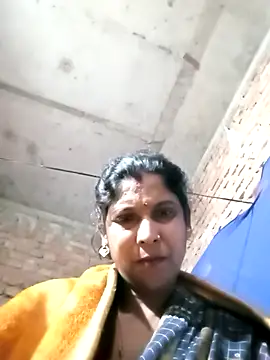 Snapshot of Savita992 chatting on December 17, 2025, 9:25 am Savita992 online show from December 17, 2025, 9:25 am