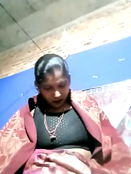 Snapshot of Savita992 chatting on November 25, 2025, 2:28 pm Savita992 online show from November 25, 2025, 2:28 pm