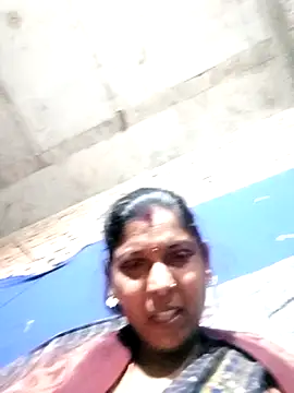 Snapshot of Savita992 chatting on December 17, 2025, 9:31 pm Savita992 online show from December 17, 2025, 9:31 pm