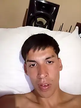 frankitocam4 online show from January 6, 2026, 11:09 pm