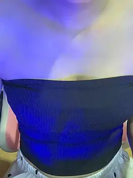 Linhtruong  online show from April 13, 2026, 1:53 am