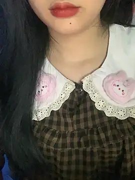 Linhtruong  online show from November 18, 2025, 4:27 am