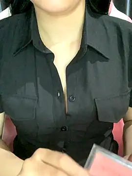 Snapshot of Linhtruong_ chatting on September 24, 2025, 4:30 am Linhtruong online show from September 24, 2025, 4:30 am