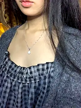 Nhinhi18 online show from November 14, 2025, 5:16 pm