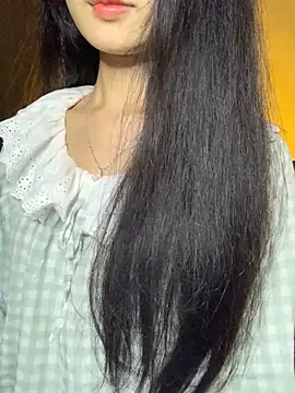 Nhinhi18 online show from December 5, 2025, 2:37 pm