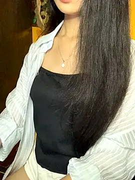 Nhinhi18 online show from November 9, 2025, 1:59 pm