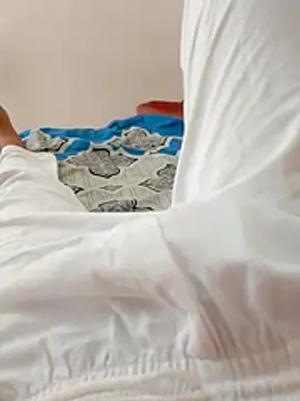 hackyourpussyxh online show from April 17, 2026, 2:25 am