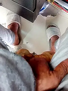 hackyourpussyxh online show from January 18, 2026, 3:32 am