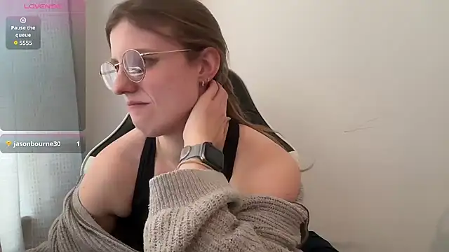 BustyKellyXXX online show from February 16, 2026, 1:43 pm