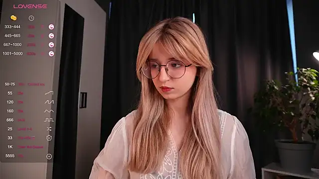 Snapshot of zegoii chatting on October 22, 2025, 1:54 pm zegoii online show from October 22, 2025, 1:54 pm