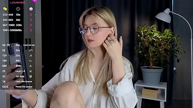 Snapshot of zegoii chatting on November 13, 2025, 12:42 pm zegoii online show from November 13, 2025, 12:42 pm