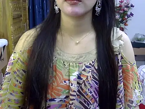 Snapshot of Obonti_2000 chatting on December 3, 2025, 4:28 pm Obonti 2000 online show from December 3, 2025, 4:28 pm