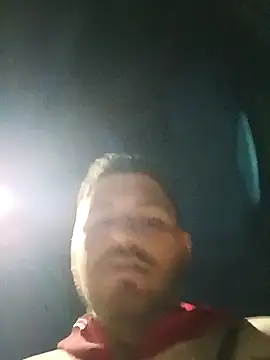 Snapshot of Frank0021 chatting on December 14, 2025, 1:34 am Frank0021 online show from December 14, 2025, 1:34 am