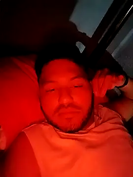 Snapshot of Frank0021 chatting on November 14, 2025, 12:25 am Frank0021 online show from November 14, 2025, 12:25 am