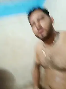 Snapshot of Frank0021 chatting on November 6, 2025, 8:13 pm Frank0021 online show from November 6, 2025, 8:13 pm