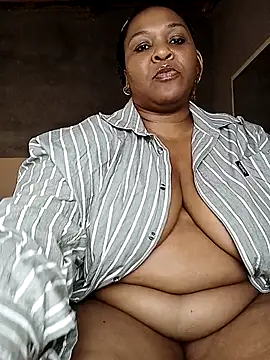 Snapshot of Moretl chatting on February 15, 2026, 12:48 pm Moretl online show from February 15, 2026, 12:48 pm