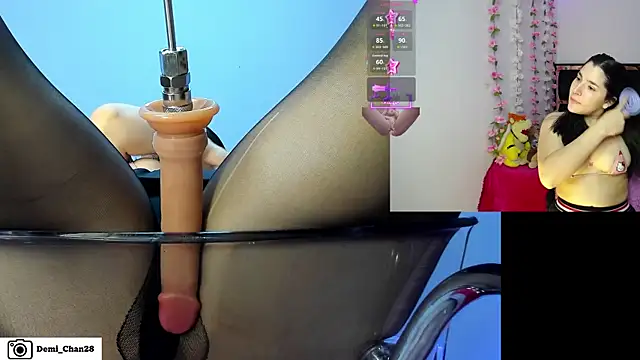 Snapshot of demi_chan chatting on April 16, 2026, 9:21 am demi chan online show from April 16, 2026, 9:21 am