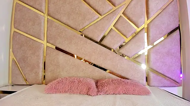 Zafiro claire online show from October 31, 2025, 6:37 pm