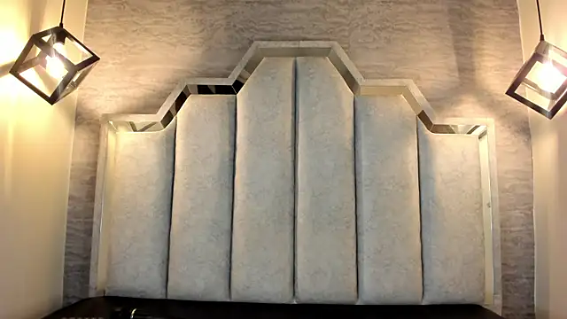 Zafiro claire online show from April 12, 2026, 6:33 pm