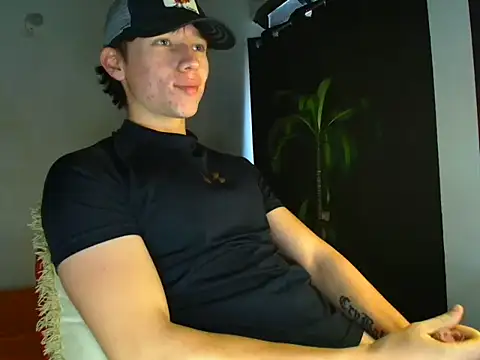 Snapshot of Logan_sixxer chatting on November 16, 2025, 6:23 pm Logan sixxer online show from November 16, 2025, 6:23 pm