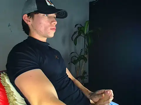 Snapshot of Logan_sixxer chatting on November 22, 2025, 9:46 pm Logan sixxer online show from November 22, 2025, 9:46 pm