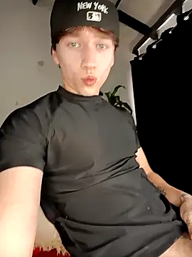 Snapshot of Logan_sixxer chatting on November 28, 2025, 3:34 pm Logan sixxer online show from November 28, 2025, 3:34 pm