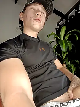 Snapshot of Logan_sixxer chatting on December 17, 2025, 9:53 pm Logan sixxer online show from December 17, 2025, 9:53 pm