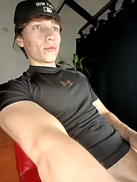 Snapshot of Logan_sixxer chatting on December 19, 2025, 2:59 am Logan sixxer online show from December 19, 2025, 2:59 am