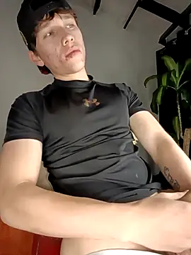 Snapshot of Logan_sixxer chatting on December 3, 2025, 10:20 pm Logan sixxer online show from December 3, 2025, 10:20 pm