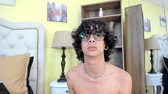 Snapshot of Ibratxandy chatting on December 18, 2025, 6:45 pm Ibratxandy online show from December 18, 2025, 6:45 pm