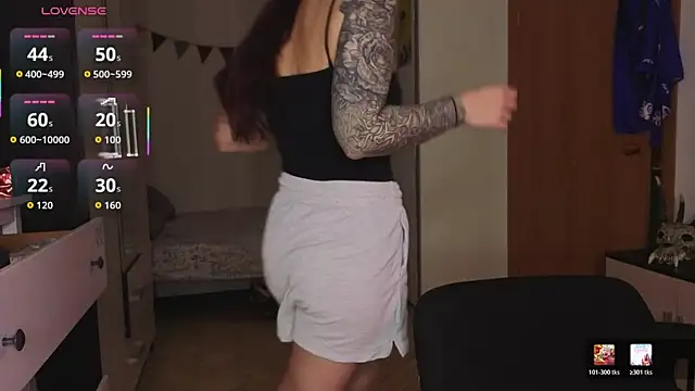 ReginaFoXXXy online show from April 7, 2026, 9:33 am