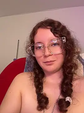 Snapshot of Sharon_Black chatting on April 18, 2026, 1:46 pm Sharon Black online show from April 18, 2026, 1:46 pm
