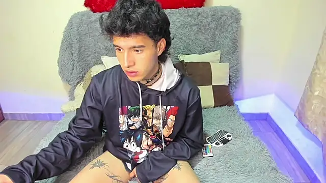 Snapshot of _viollette_ chatting on October 21, 2025, 12:43 am  viollette  online show from October 21, 2025, 12:43 am