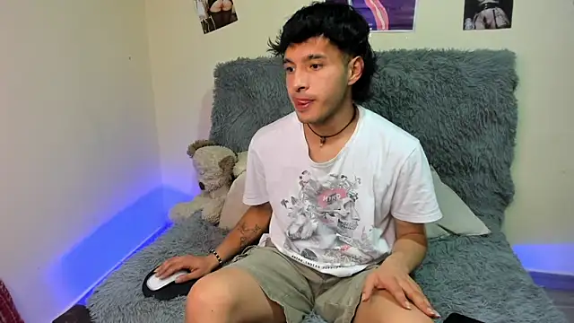 Snapshot of _viollette_ chatting on October 17, 2025, 10:55 pm  viollette  online show from October 17, 2025, 10:55 pm