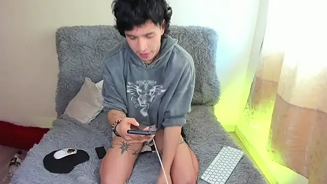 Snapshot of _viollette_ chatting on October 22, 2025, 4:28 pm  viollette  online show from October 22, 2025, 4:28 pm