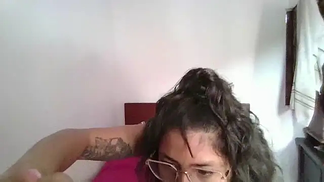 Snapshot of Tendercouple1 chatting on May 8, 2026, 3:49 pm Tendercouple1 online show from May 8, 2026, 3:49 pm