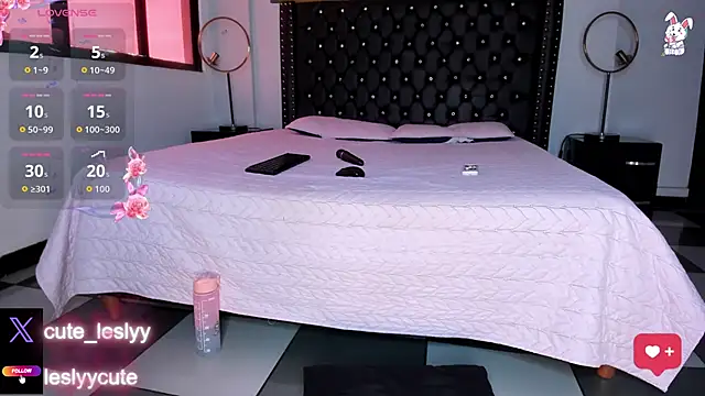 lesly cutee online show from October 25, 2025, 1:12 pm