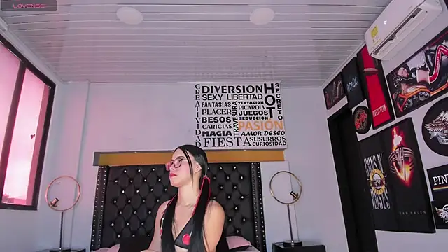 lesly cutee online show from November 9, 2025, 12:09 pm