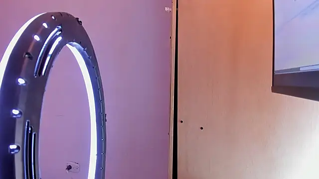 Snapshot of Hanzking01 chatting on November 8, 2025, 4:05 am Hanzking01 online show from November 8, 2025, 4:05 am