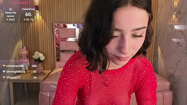 venuss09 s online show from November 21, 2025, 1:37 am