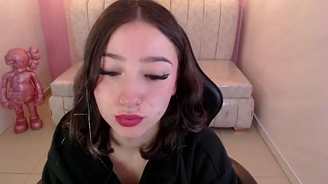 venuss09 s online show from February 10, 2026, 1:43 pm