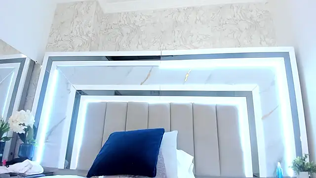 melodycharlotte online show from September 24, 2025, 12:22 pm