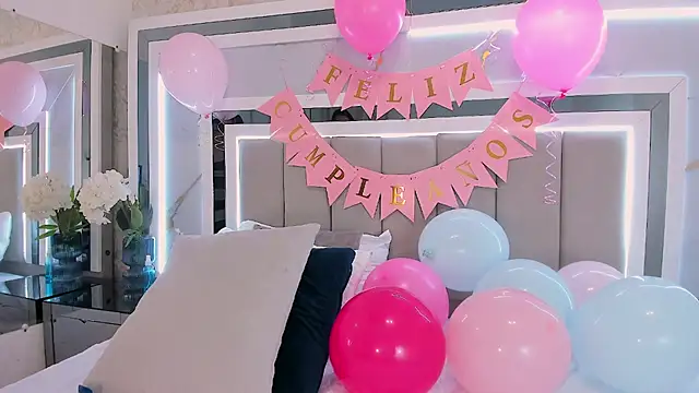 melodycharlotte online show from November 15, 2025, 12:31 pm