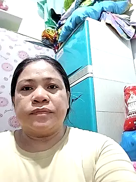 Snapshot of pinay_labb chatting on January 14, 2026, 10:35 pm pinay labb online show from January 14, 2026, 10:35 pm
