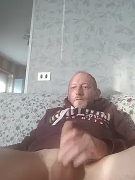 Snapshot of cazzoweb chatting on December 17, 2025, 2:33 pm cazzoweb online show from December 17, 2025, 2:33 pm