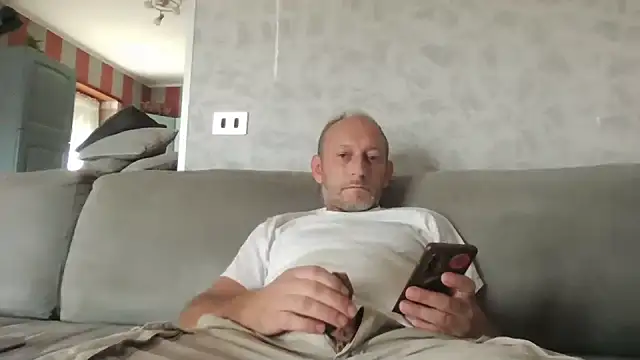 Snapshot of cazzoweb chatting on September 23, 2025, 1:51 pm cazzoweb online show from September 23, 2025, 1:51 pm