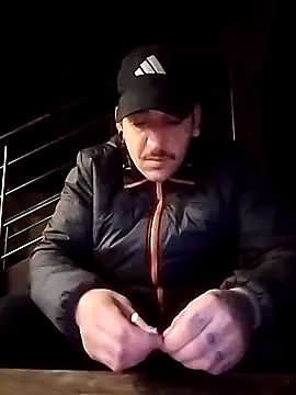 Snapshot of JuicyBigcock@xh chatting on March 1, 2026, 9:48 pm JuicyBigcockxh online show from March 1, 2026, 9:48 pm