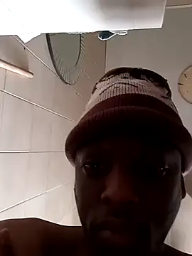 Snapshot of Mr_Sensyual chatting on October 4, 2025, 5:09 am Mr Sensyual online show from October 4, 2025, 5:09 am